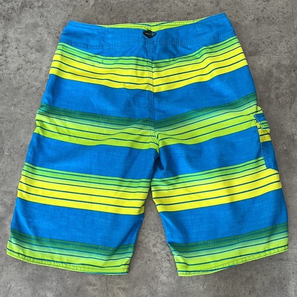 Like new! O’Neill shorts. Size 30 - Picture 4 of 7